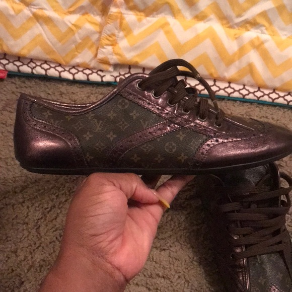 Monogram Print LV shoes - Picture 2 of 3